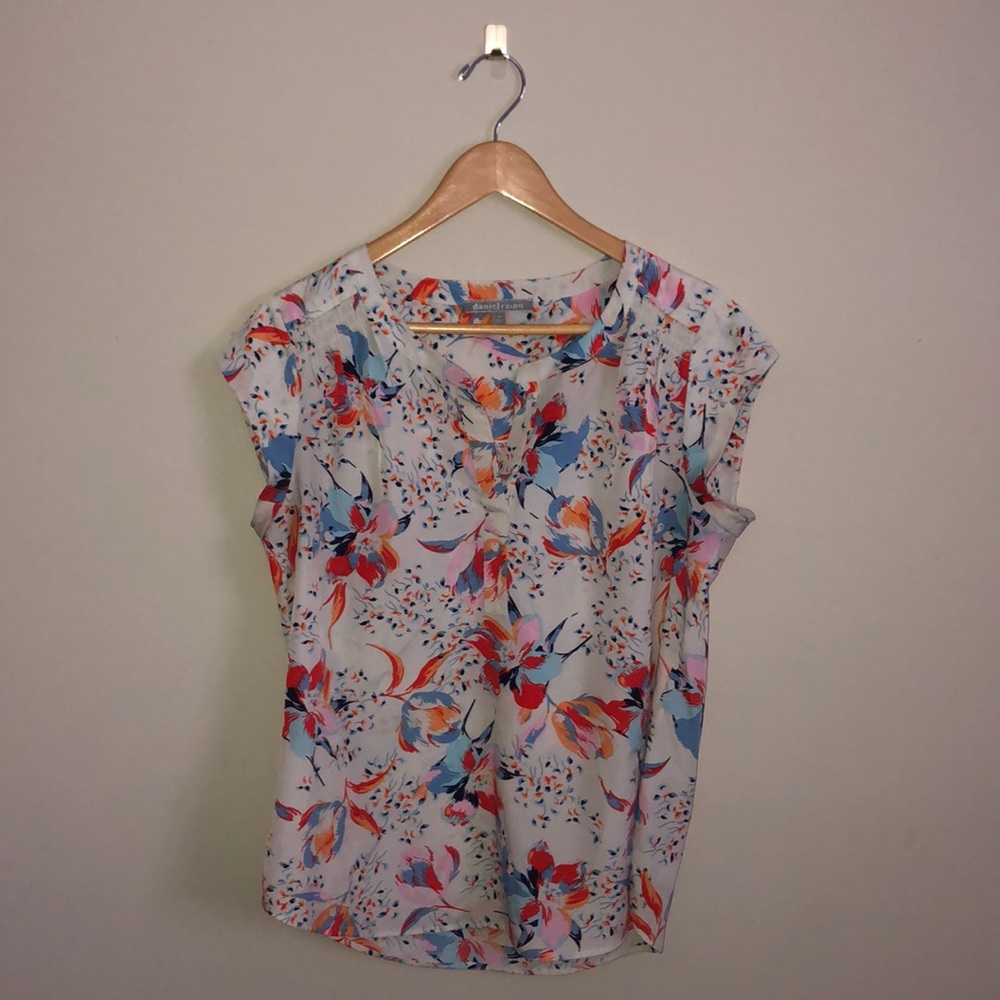 Daniel Rainn Short Sleeve Floral Blouse sz Med